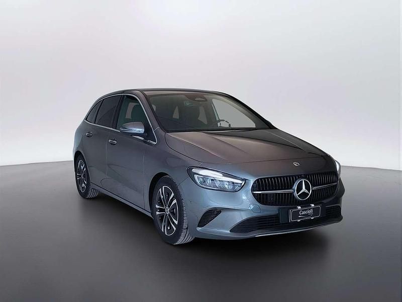 Nuova Mercedes B180 Edition 116 CV (85 kW) 2025 Mountain grau metall Utilitaria