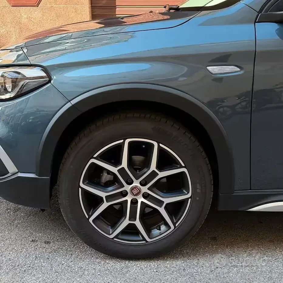 Usata Fiat Tipo Cross 131 CV (96 kW) 2023 Blu Berlina