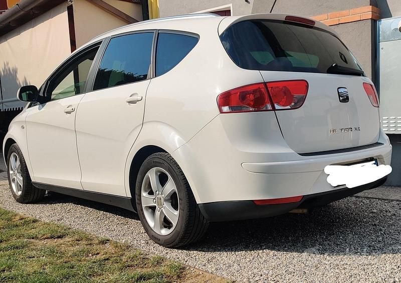 Usata Seat Altea XL Ecomotive 105 CV (77 kW) 2011 Bianco Monovolume