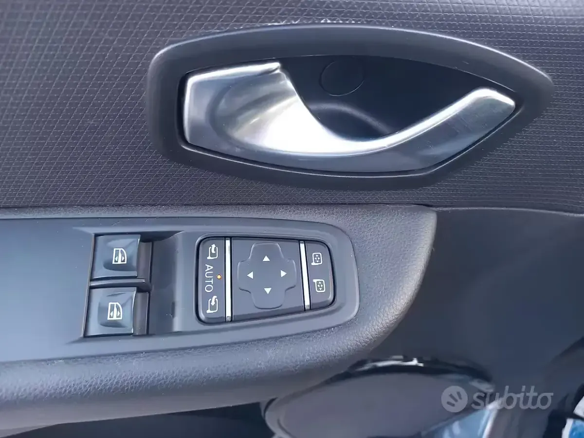 Usata Renault Clio IV Intens 75 CV (55 kW) 2019 Grigio Berlina
