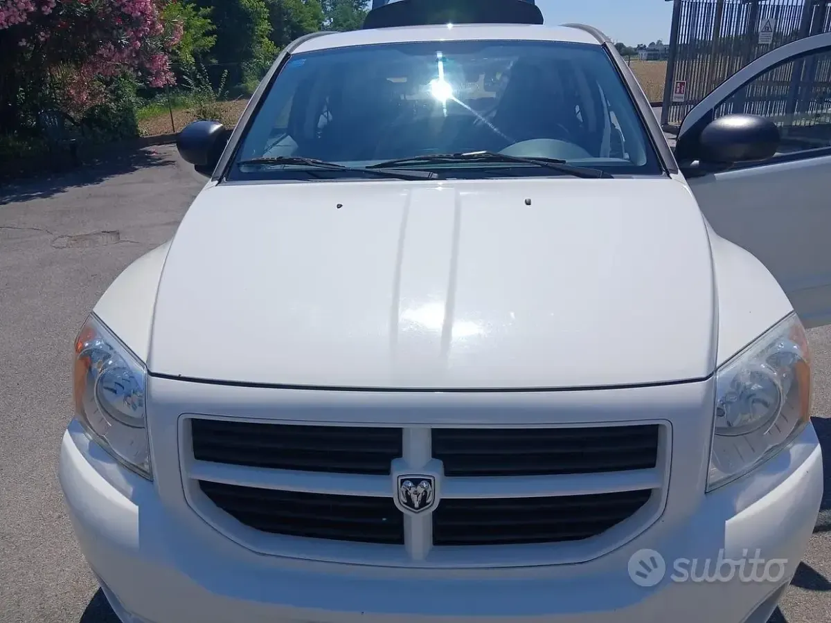Usata Dodge Caliber SXT 140 CV (102 kW) 2008 Bianco Utilitaria