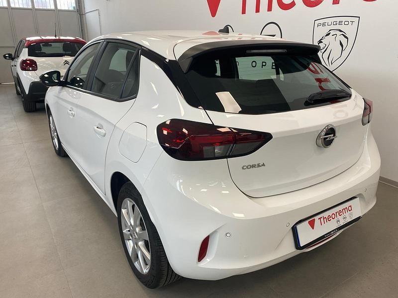 Usata Opel Corsa Edition 101 CV (74 kW) 2022 Argento pastello Utilitaria
