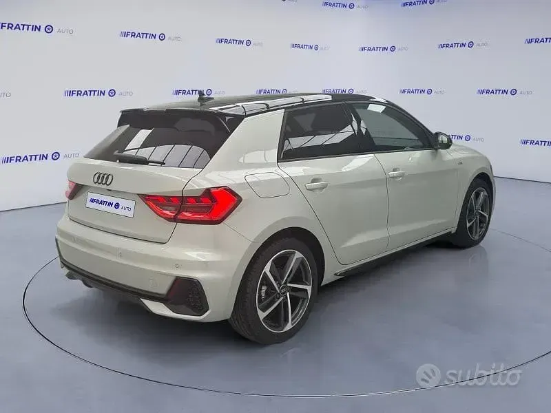 Nuova Audi A1 116 CV (85 kW) 2026 Grigio SUV