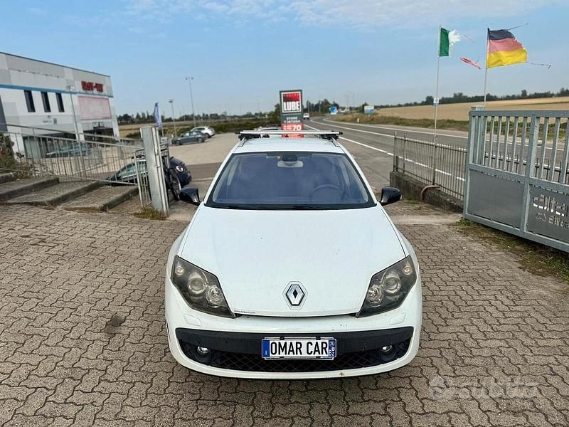 Usata Renault Laguna III 180 CV (132 kW) 2010 Bianco Station wagon