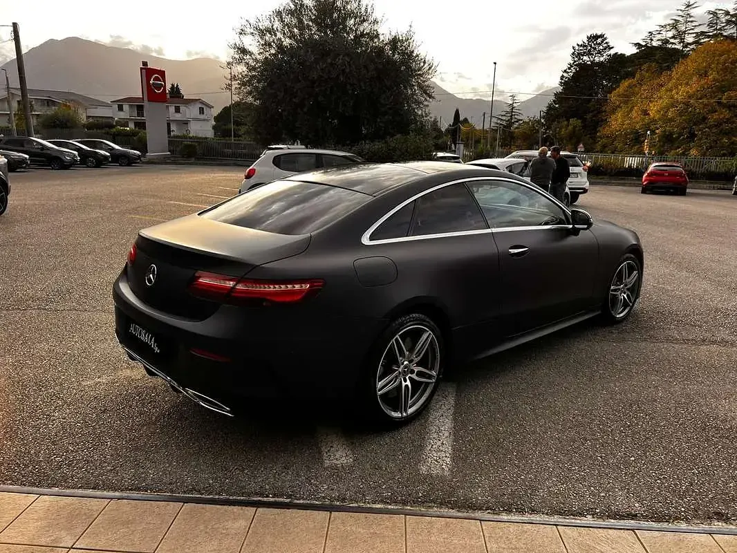 Usata Mercedes E400 Premium Plus 333 CV (244 kW) 2017 Nero Coupé