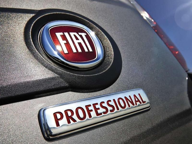 Usata Fiat Doblò Business 95 CV (69 kW) 2019 Bianco Monovolume