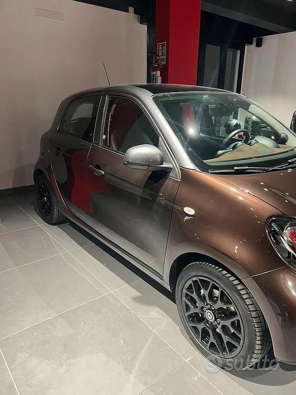 Usata Smart ForFour Electric Drive 52 kW (71 CV) 2019 Marrone Berlina