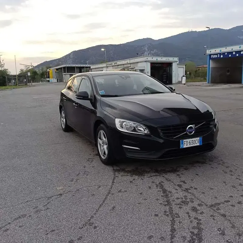 Usata Volvo V60 Business Edition 150 CV (110 kW) 2016 Station wagon