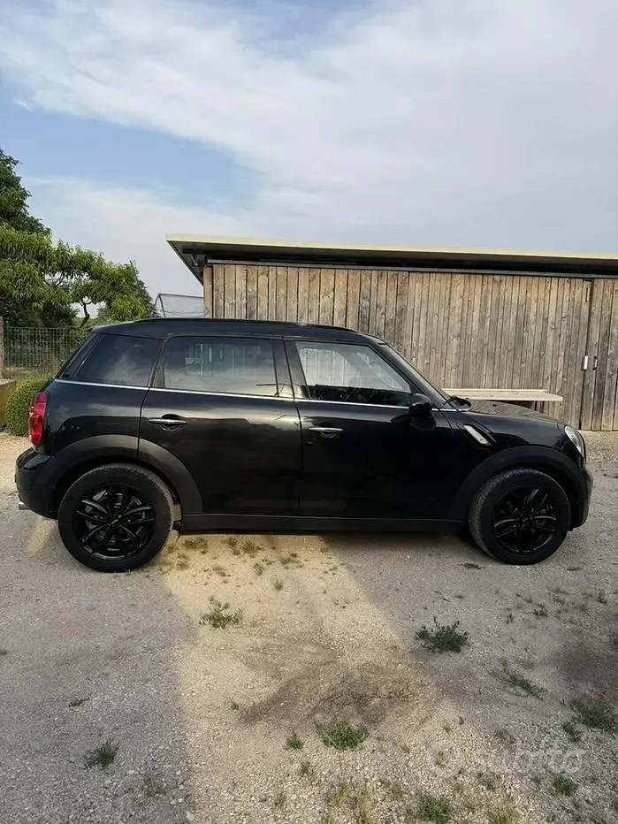 Usata Mini Countryman 90 CV (66 kW) 2015 Nero SUV