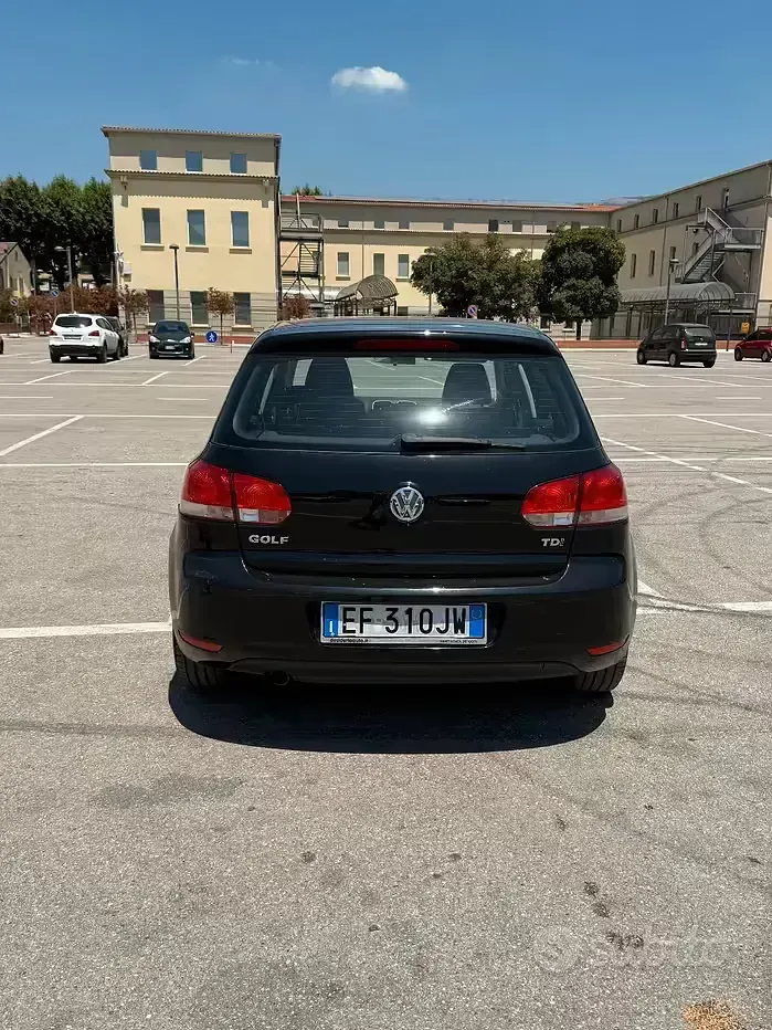Usata VW Golf VI 105 CV (77 kW) 2010 Nero Utilitaria