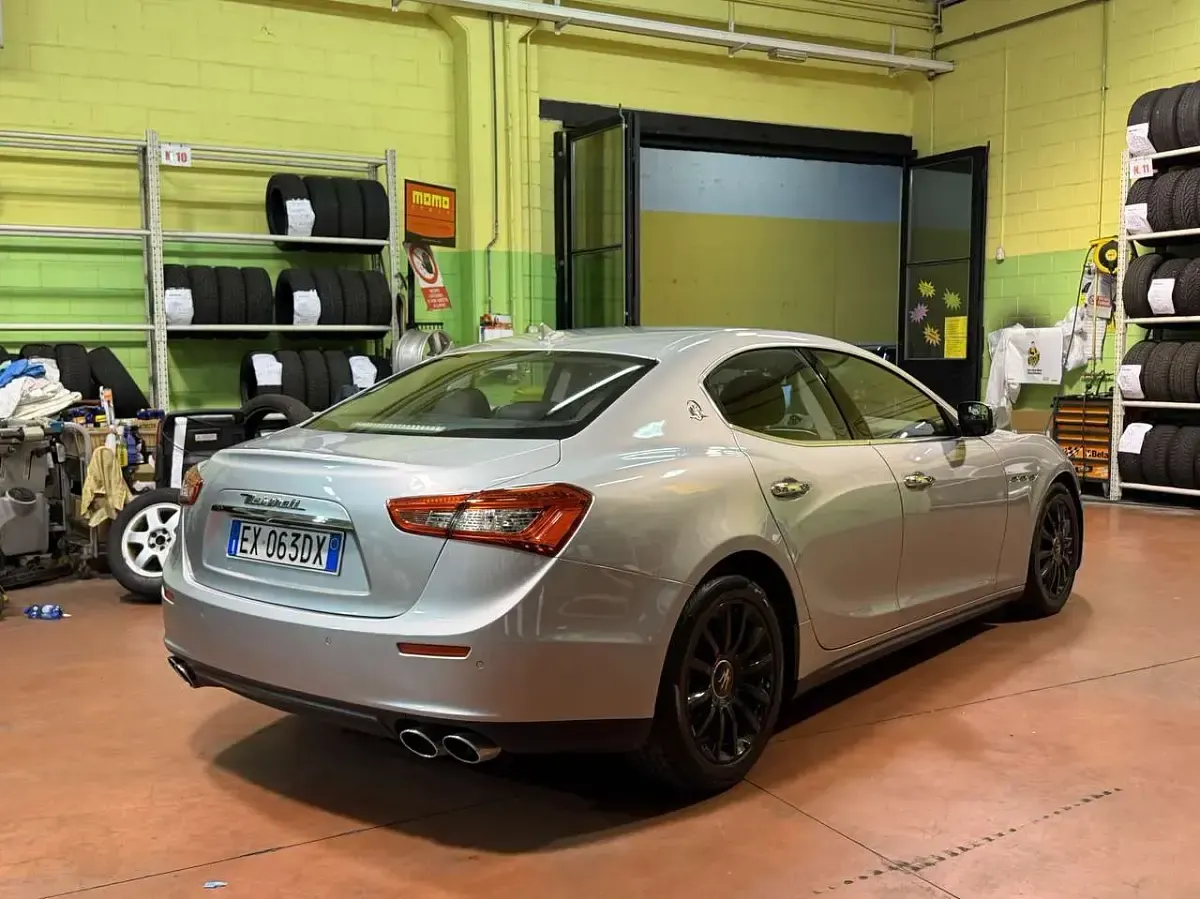 Usata Maserati Ghibli 250 CV (183 kW) 2014 Argento Berlina