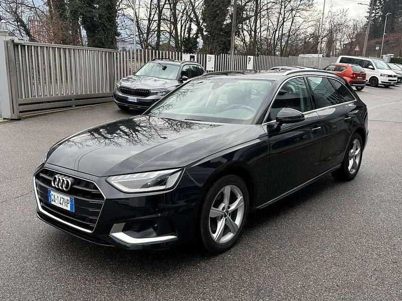 Begagnad Audi A4 S-Line 150 HK (110 kW) 2020 Svart Kombi