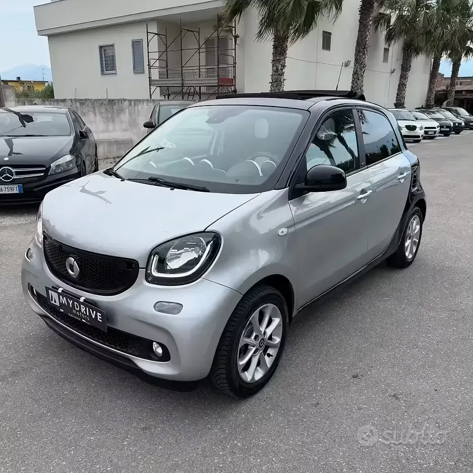 Usata Smart ForFour Passion 71 CV (52 kW) 2015 Grigio Utilitaria
