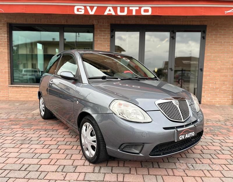 Usata Lancia Ypsilon 60 CV (44 kW) 2009 Grigio Utilitaria