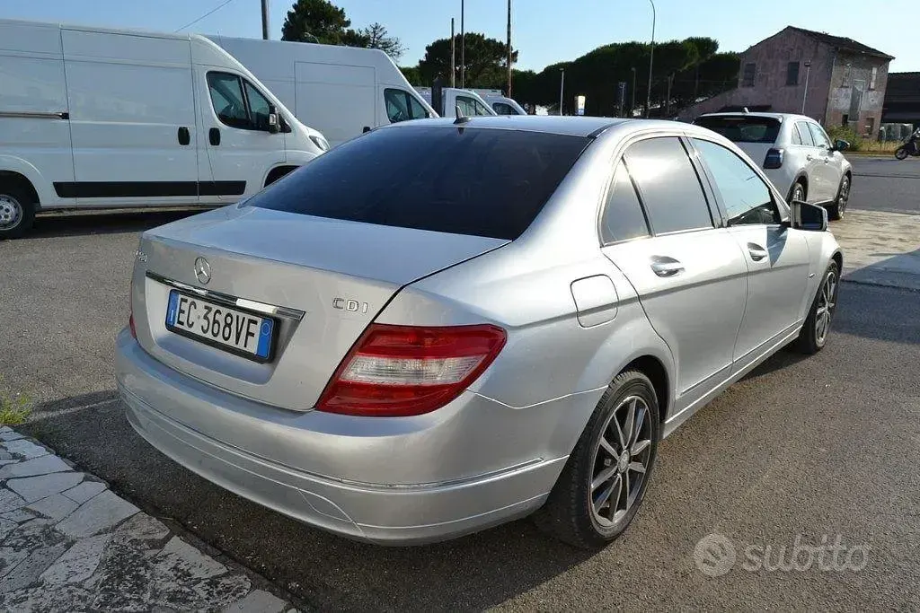 Usata Mercedes C200 Elegance 136 CV (100 kW) 2010 Grigio Berlina