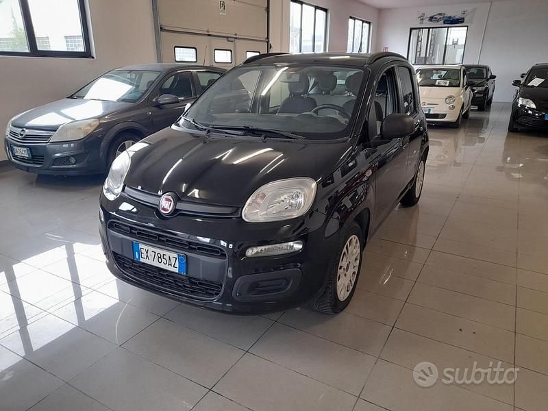 Usata Fiat Panda Lounge 69 CV (50 kW) 2014 Nero Utilitaria