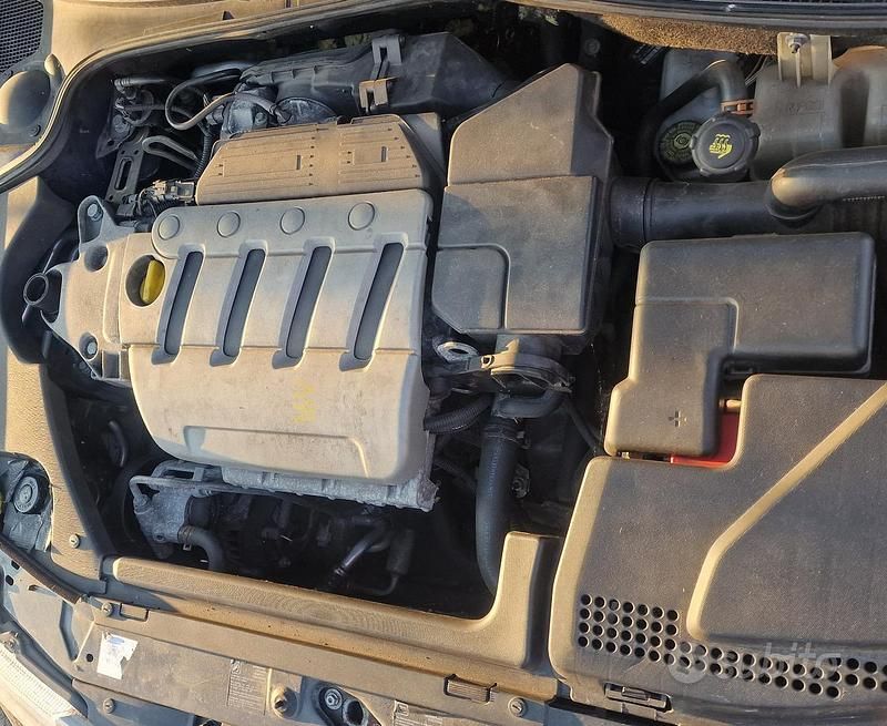 Usata Renault Laguna II 121 CV (88 kW) 2003 Blu Station wagon