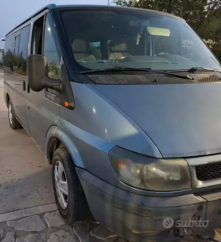 Usata Ford Transit 86 CV (63 kW) 2001 Grigio Furgone