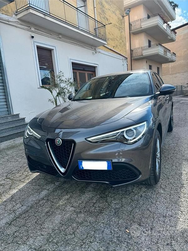Usata Alfa Romeo Stelvio Super 210 CV (154 kW) 2022 Grigio SUV