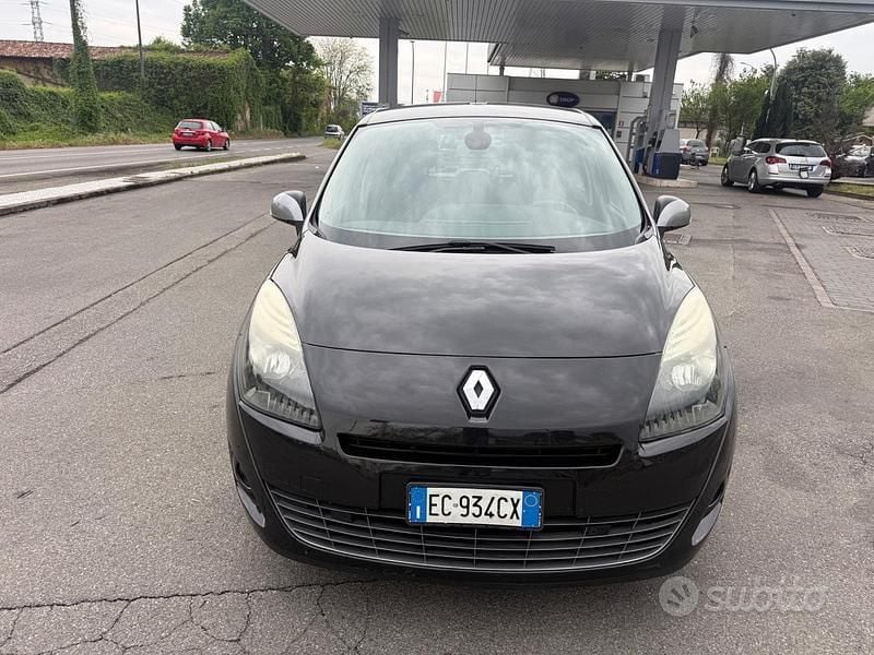 Usata Renault Scénic III 110 CV (80 kW) 2010 Nero Monovolume