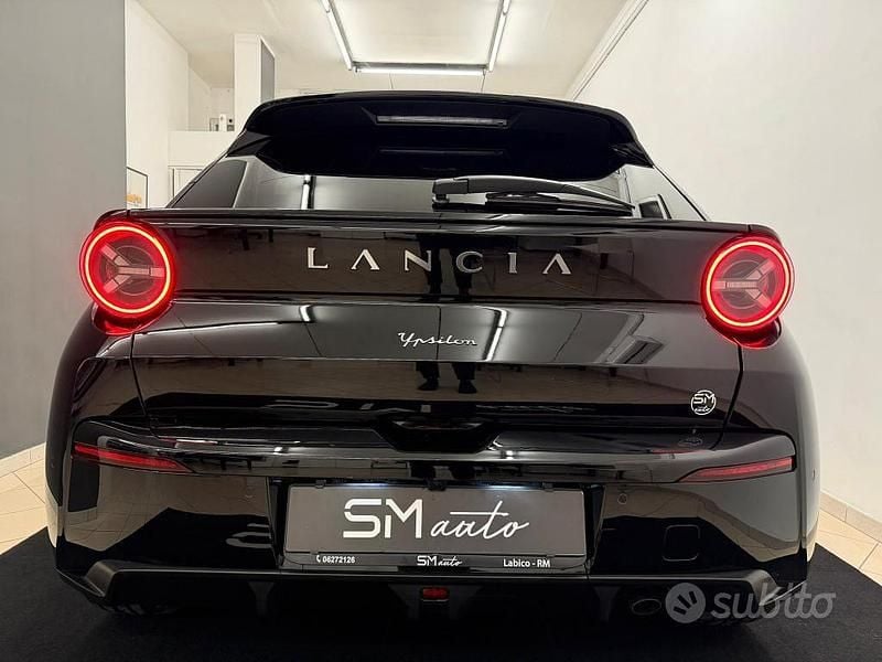 Usata Lancia Ypsilon 110 CV (80 kW) 2025 Nero Utilitaria