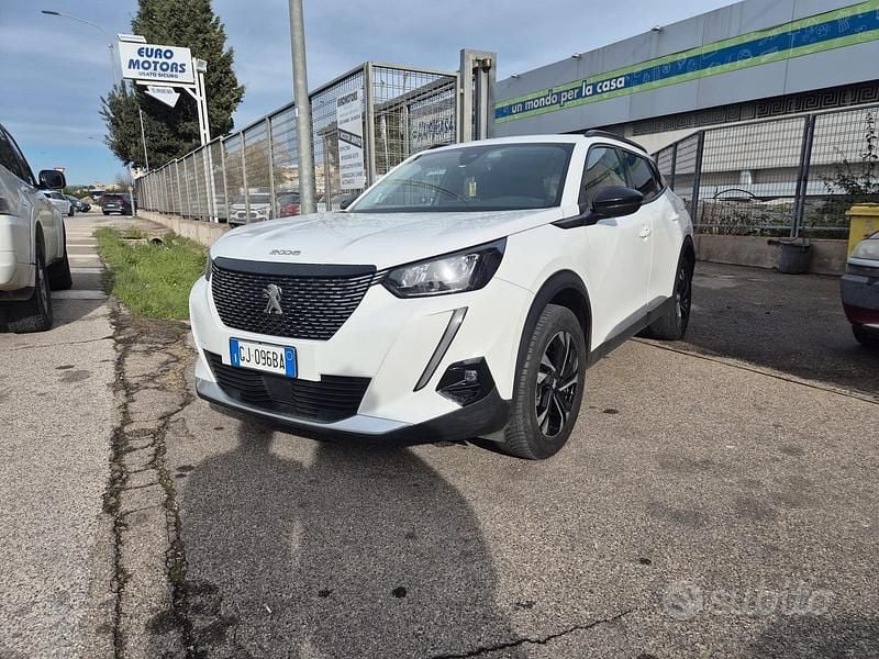 Usata Peugeot 2008 Allure 130 CV (95 kW) 2022 Bianco SUV