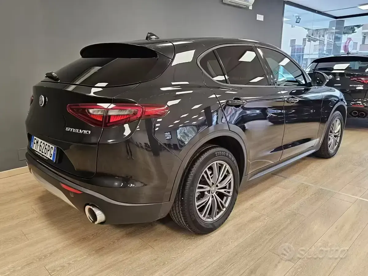 Brugt Alfa Romeo Stelvio Super 210 HK (154 kW) 2017 Sort SUV