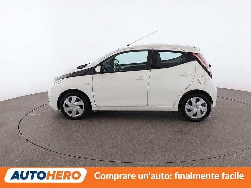 Usata Toyota Aygo X-play 70 CV (51 kW) 2016 Bianco Utilitaria