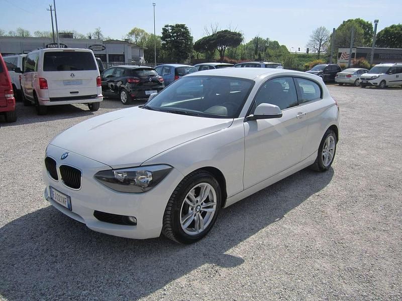 Usata BMW 114 95 CV (69 kW) 2013 Bianco Utilitaria