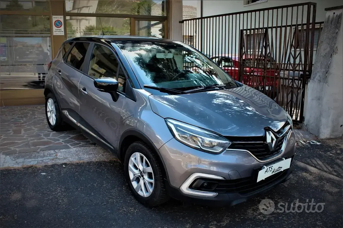 Usata Renault Captur 90 CV (66 kW) 2019 Grigio SUV