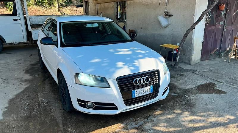Usata Audi A3 Young 105 CV (77 kW) 2012 Bianco Utilitaria