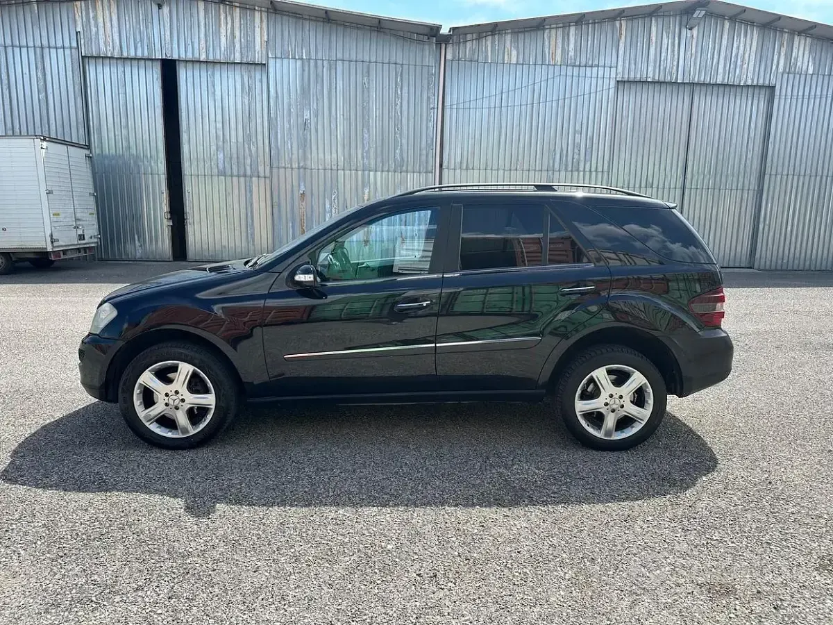 Usata Mercedes ML320 224 CV (164 kW) 2008 Nero SUV