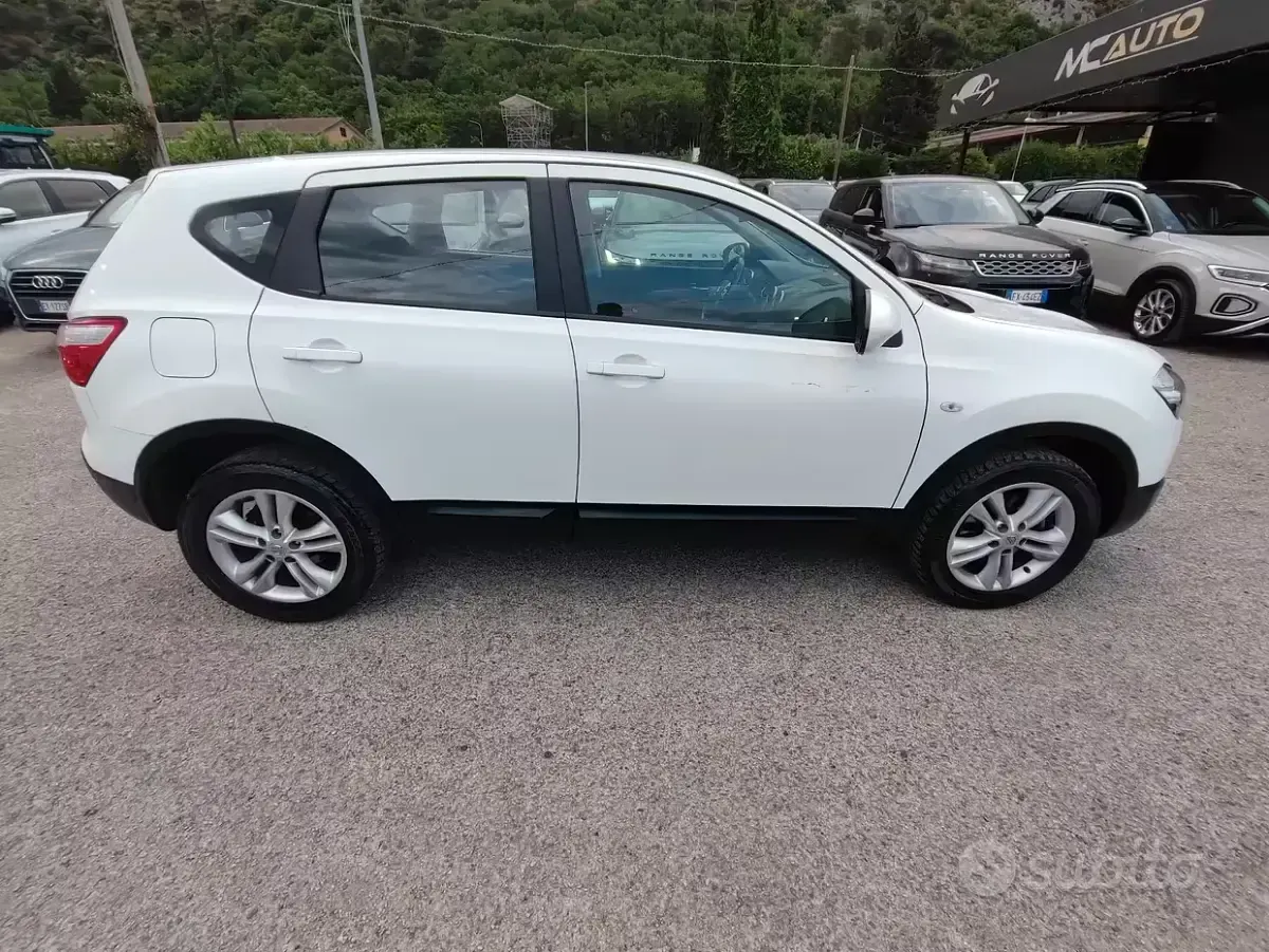 Usata Nissan Qashqai Acenta 131 CV (96 kW) 2013 Bianco SUV