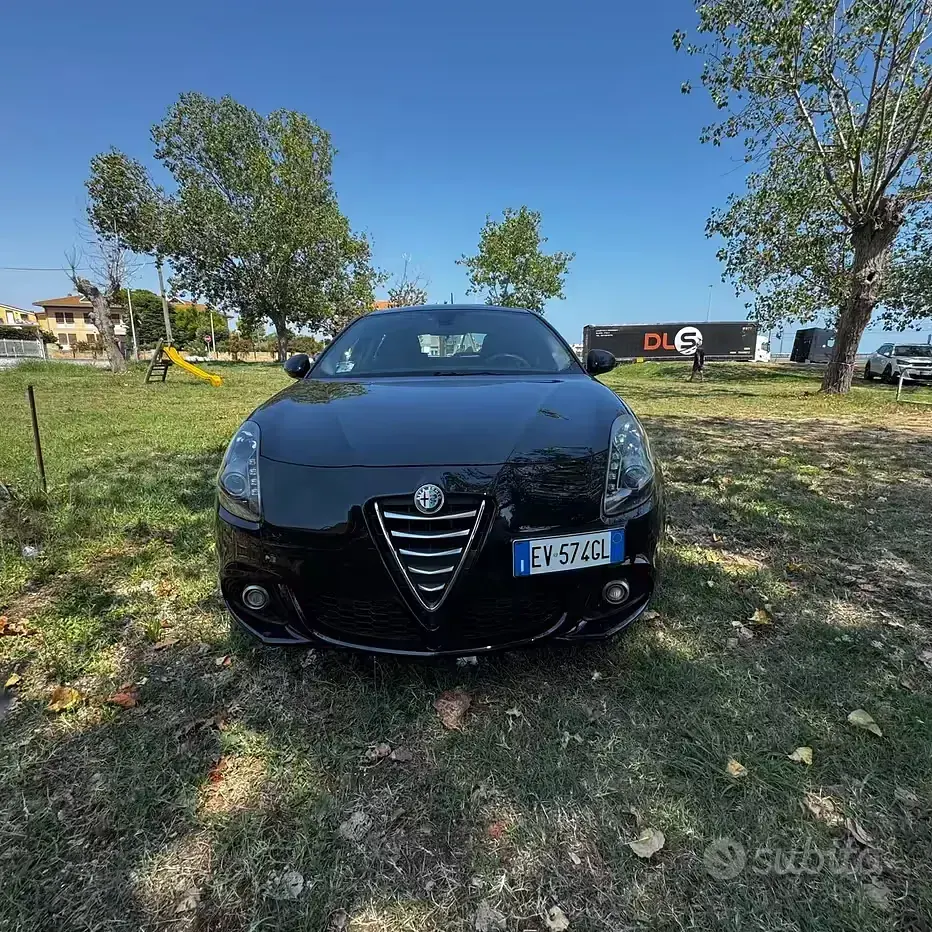 Usata Alfa Romeo Giulietta Progression 120 CV (88 kW) 2014 Nero Utilitaria