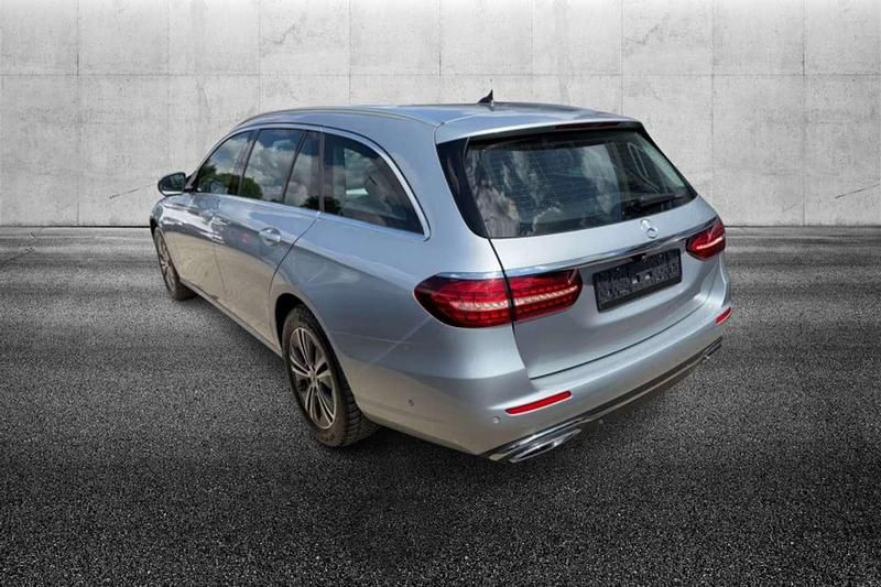 Usata Mercedes E220 Business 194 CV (142 kW) 2021 Argento Station wagon
