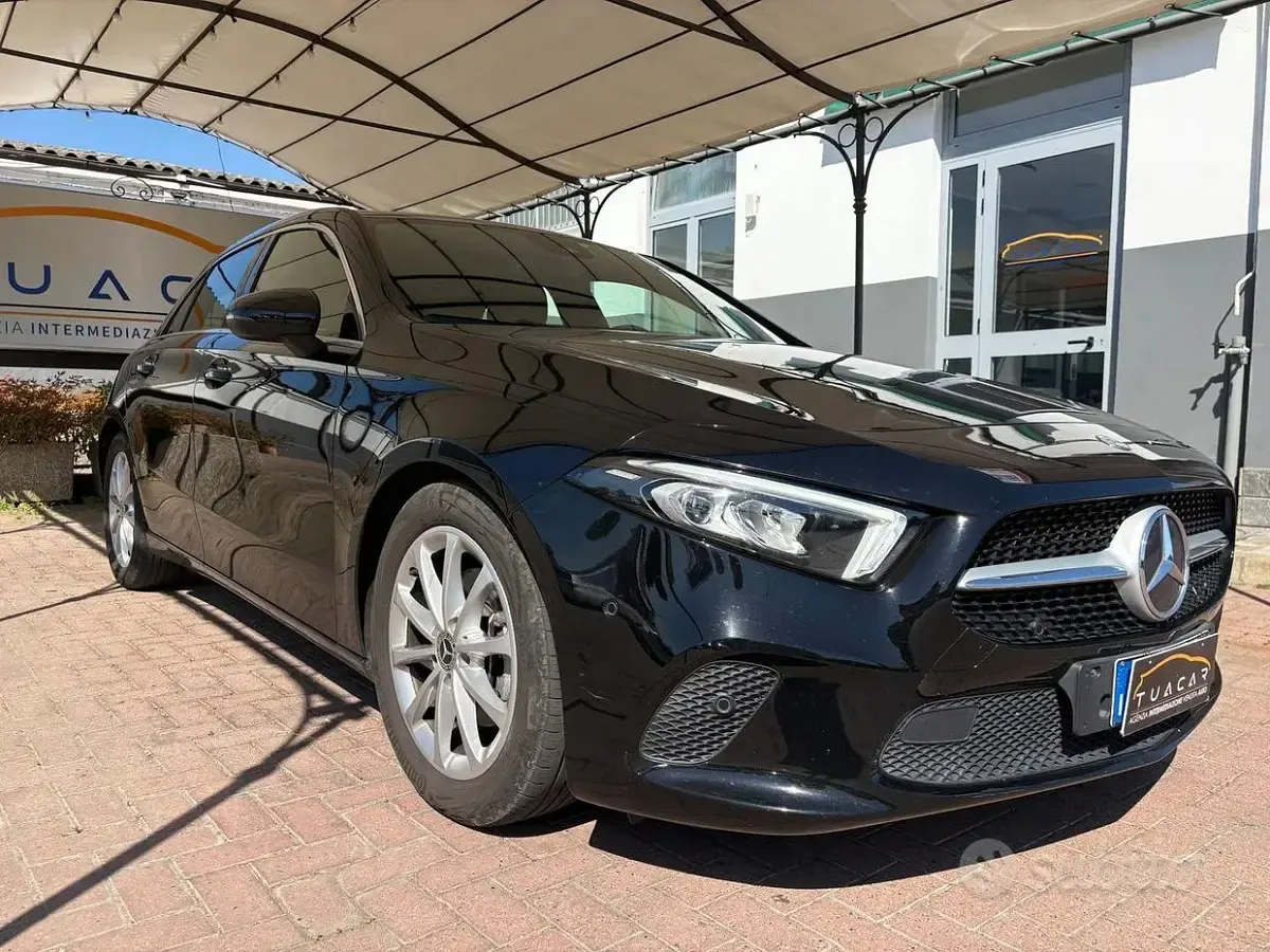 Usata Mercedes A200 150 CV (110 kW) 2020 Nero Berlina
