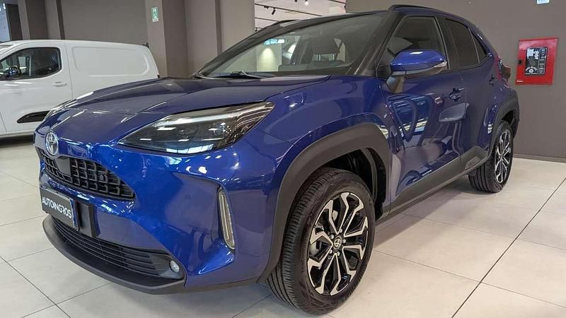 Usata Toyota Yaris Cross Trend 92 CV (67 kW) 2022 Blu/azzurro SUV