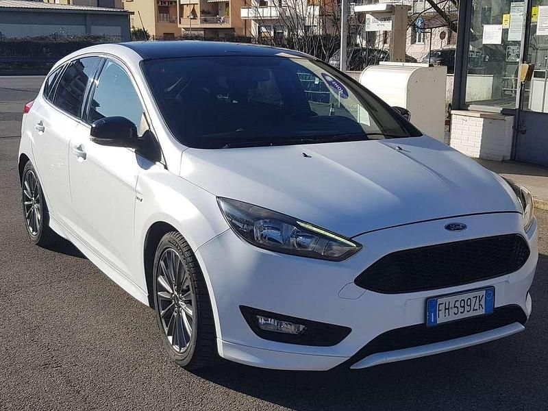 Usata Ford Focus Business Edition 125 CV (91 kW) 2017 Bianco Berlina