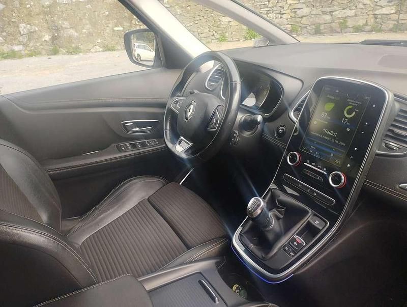 Usata Renault Scénic IV Bose Edition 110 CV (80 kW) 2017 Bronzo Monovolume