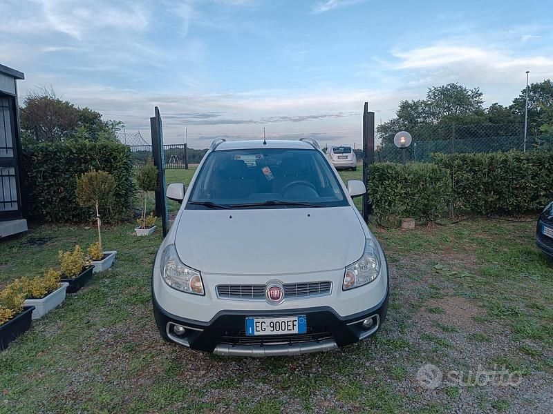 Usata Fiat Sedici 135 CV (99 kW) 2011 Bianco SUV