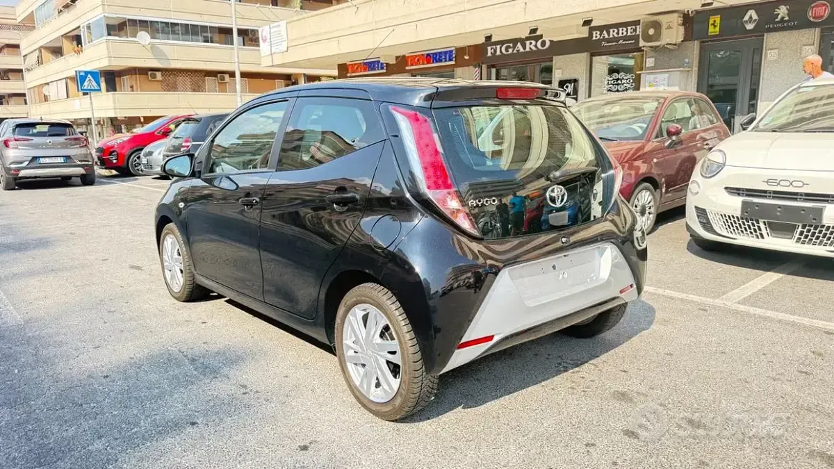 Usata Toyota Aygo X-play 69 CV (50 kW) 2018 Nero Utilitaria