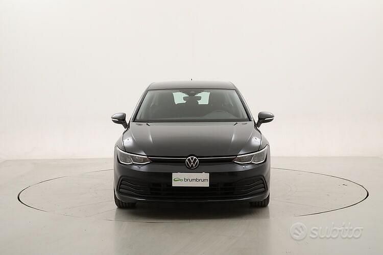 Brugt VW Golf VIII Life 131 HK (96 kW) 2021 Grå Sedan