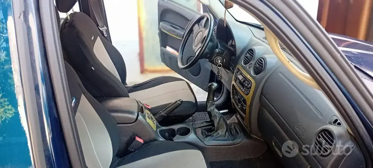 Usata Jeep Cherokee 143 CV (105 kW) 2002 Blu SUV