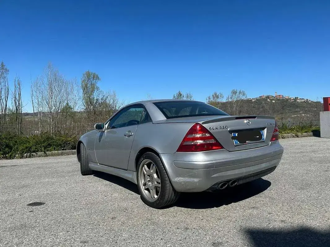 Usata Mercedes SLK32 AMG AMG 354 CV (260 kW) 2001 Argento Cabrio
