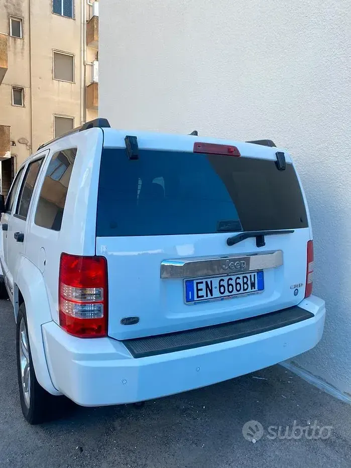 Usata Jeep Cherokee 200 CV (147 kW) 2012 Bianco SUV