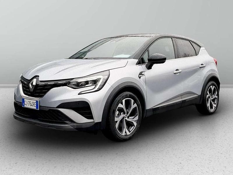 Usata Renault Captur RS Line 159 CV (116 kW) 2022 Grigio chiaro SUV