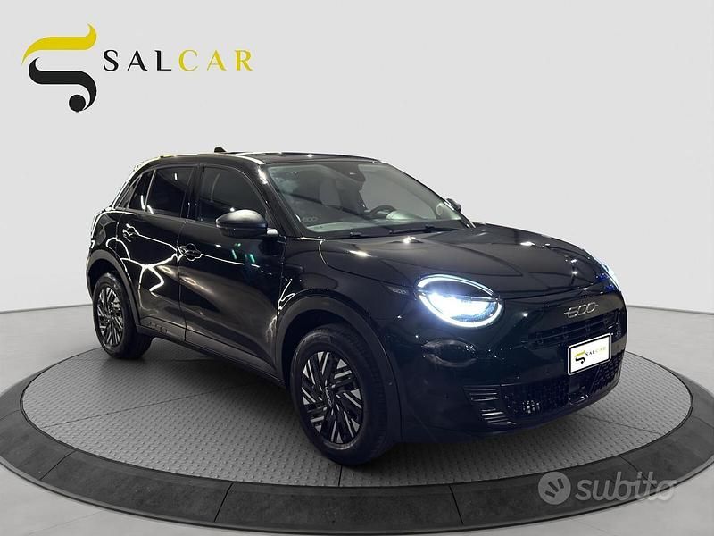 Usata Fiat 600 110 CV (80 kW) 2024 Nero SUV