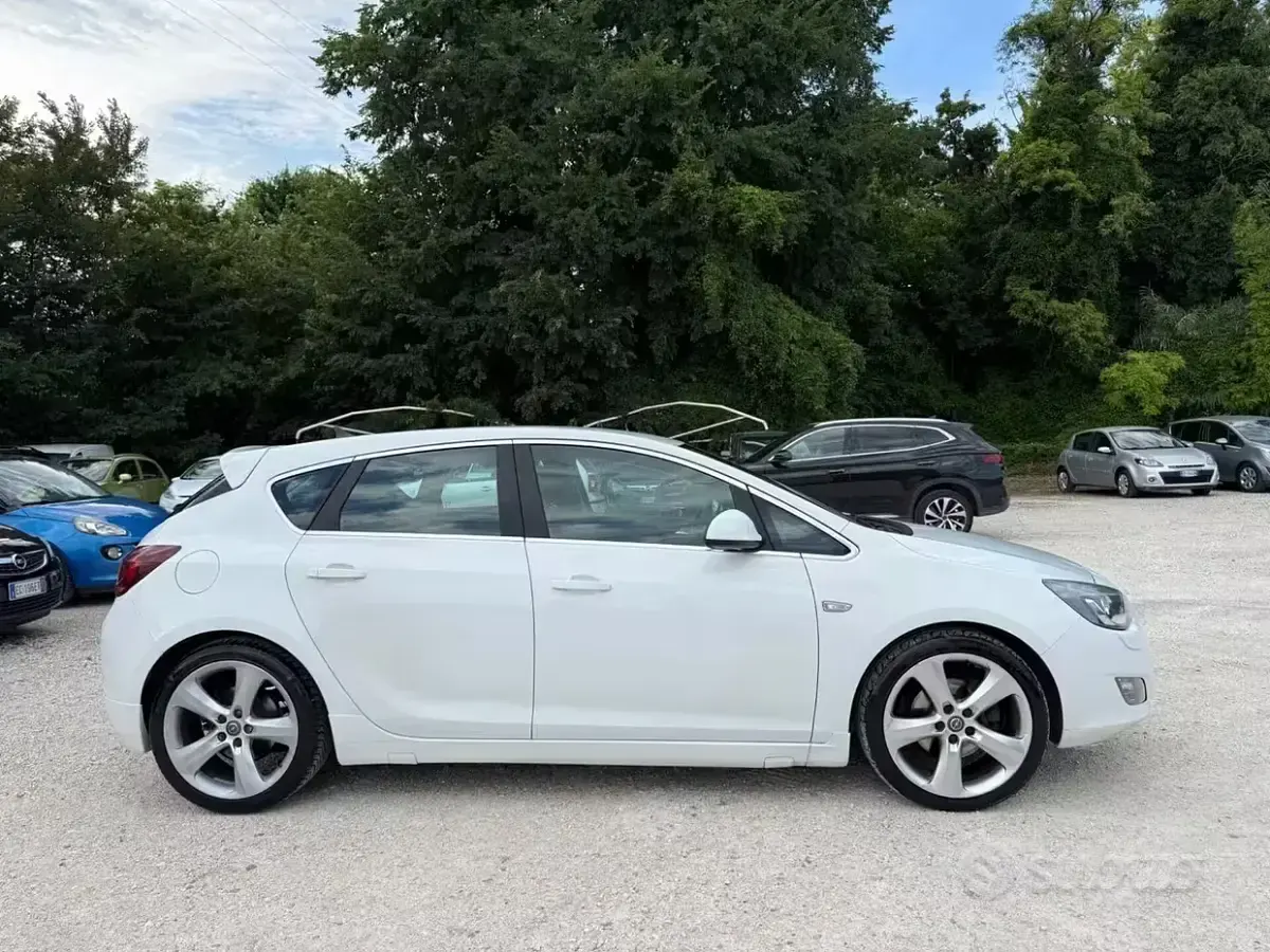 Usata Opel Astra OPC 110 CV (80 kW) 2010 Bianco Berlina
