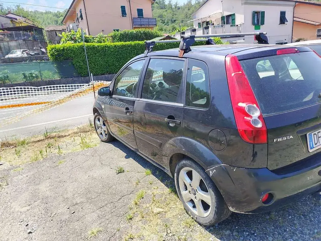 Usata Ford Fiesta Titanium 68 CV (50 kW) 2007 Utilitaria