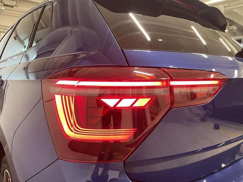Usata VW Polo R-line 110 CV (80 kW) 2022 Bleu Berlina